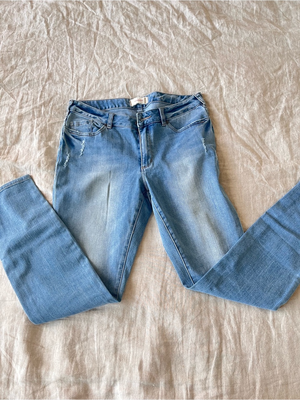 Sundance Slim Fit Blue Jeans, Medium Wash, 30.